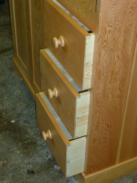 douglasfircupboarddrawers091-450